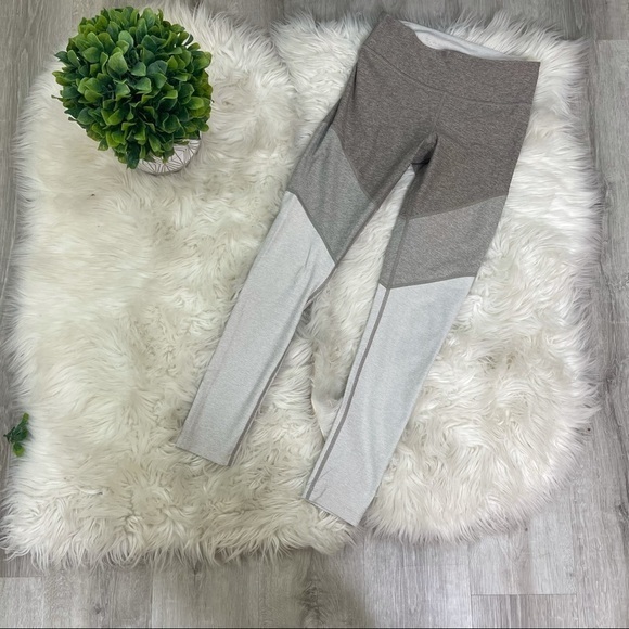 Outdoor Voices 7/8 Spring Colorblock Leggings - Picture 2 of 6